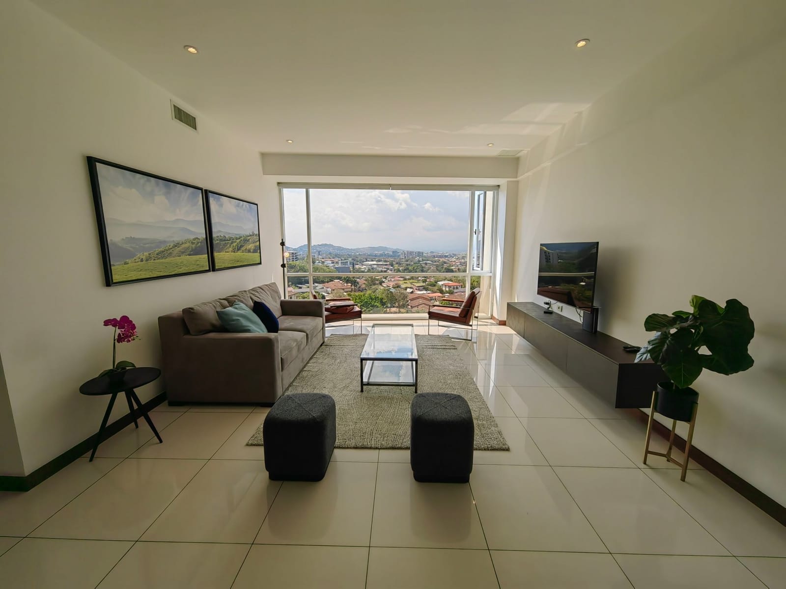 Living room looking toward the TV and the valley